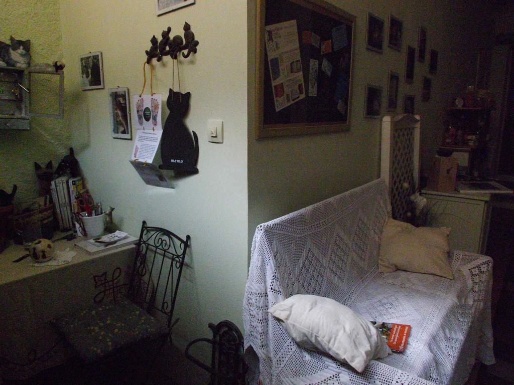 Lougat La Maison Des Chats Cordes-sur-Ciel Room photo